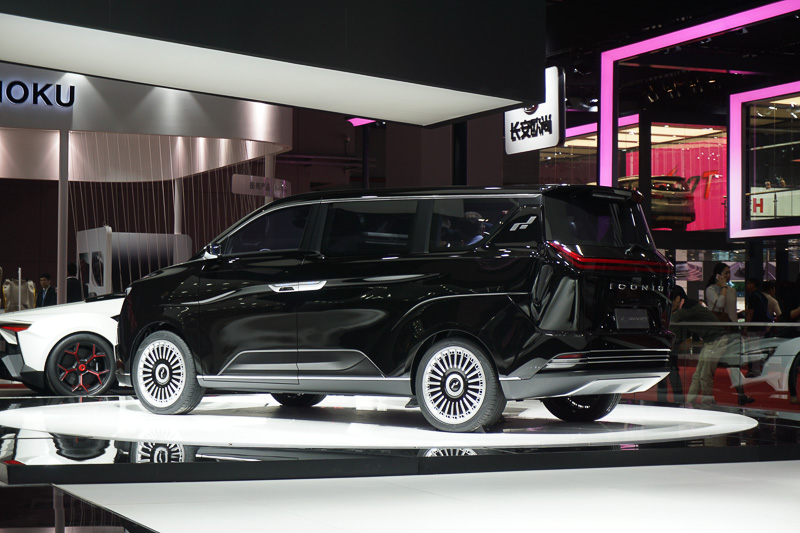 ミニバンのコンセプトモデルICONIQ SEVEN