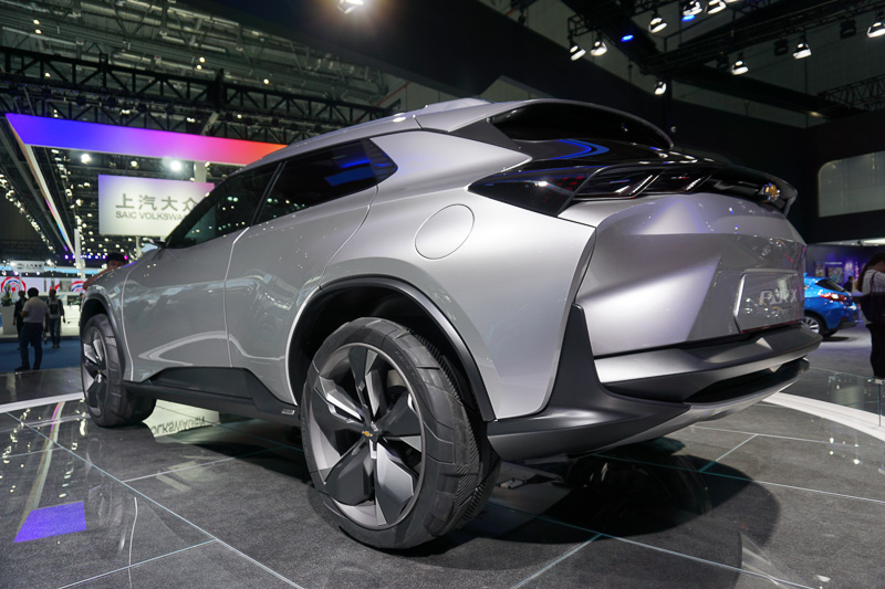 SAIC GM（上汽集団とGMの合弁会社）が展示したシボレーの新型SUVのコンセプトモデル「FNR-X」