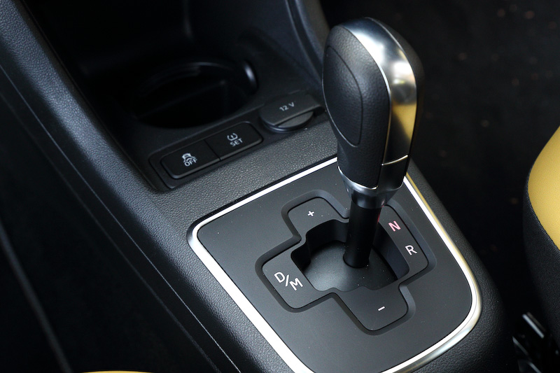 トランスミッションは5速ASG