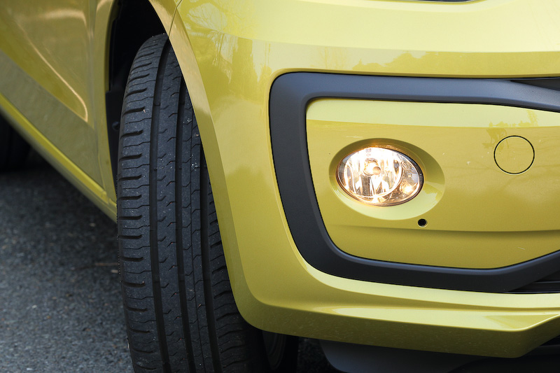 high up!ではコーナリングライト機能が備わるフォグランプを装備