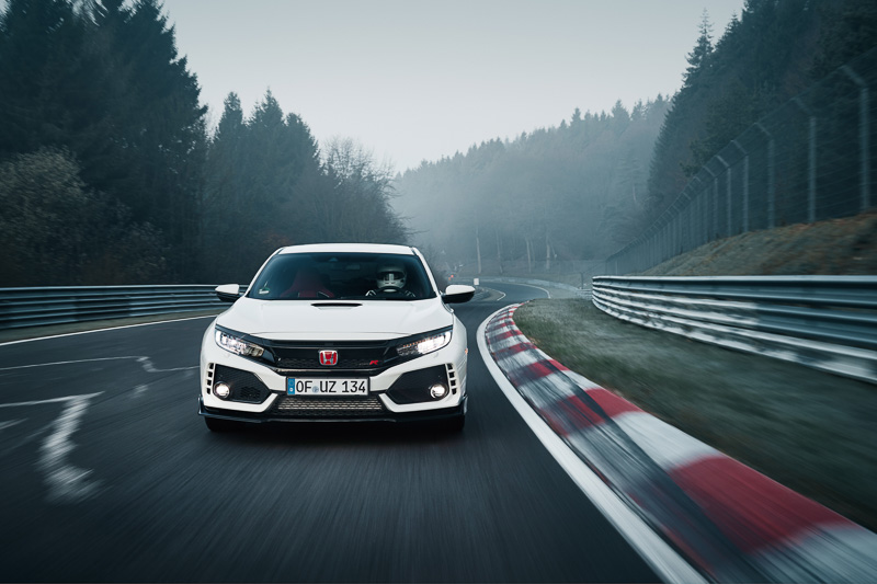ニュルブルクリンク北コースで走行テストを行なった新型「シビック TYPE R」