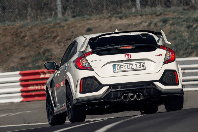 ニュルブルクリンク北コースで走行テストを行なった新型「シビック TYPE R」