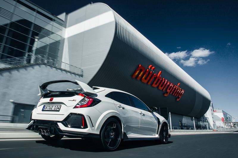 ニュルブルクリンク北コースで走行テストを行なった新型「シビック TYPE R」