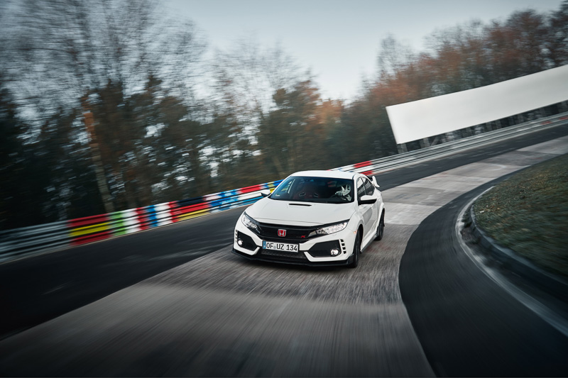 ニュルブルクリンク北コースで走行テストを行なった新型「シビック TYPE R」