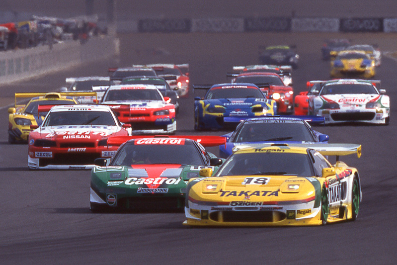 2000年の「全日本GT選手権（JGTC）第1戦」スタートシーン