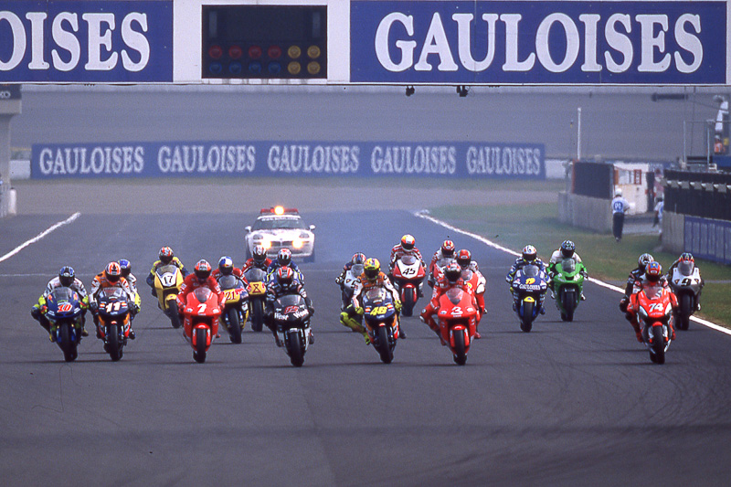 1999年にツインリンクもてぎでWGPが初開催されたときのワンシーン