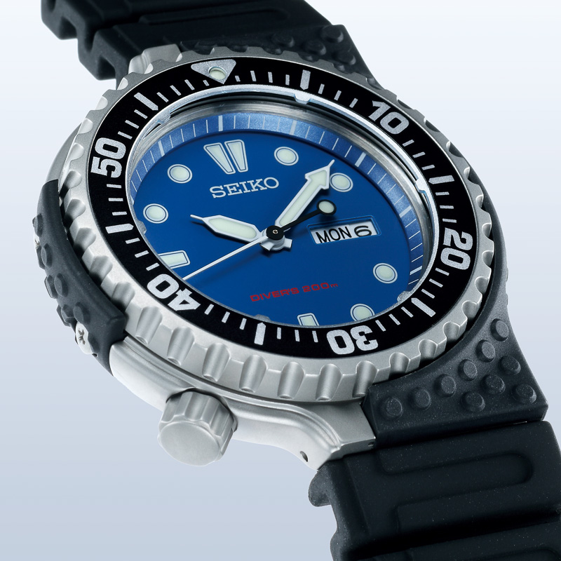 ジウジアーロ・デザインを象徴する「グリップ付プロテクター」