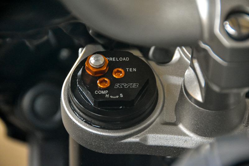 MT-10はKYB製サスペンション