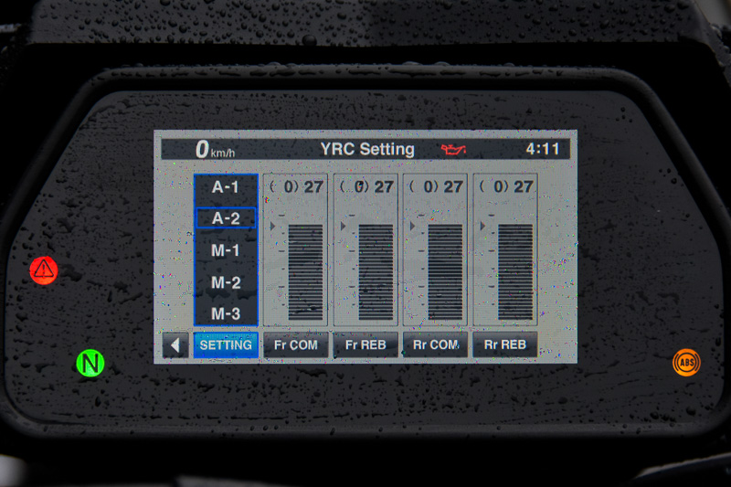 「A-1」「A-2」はオート。設定した調整値を基準に、走行状況に応じてリアルタイムに減衰などが変わる