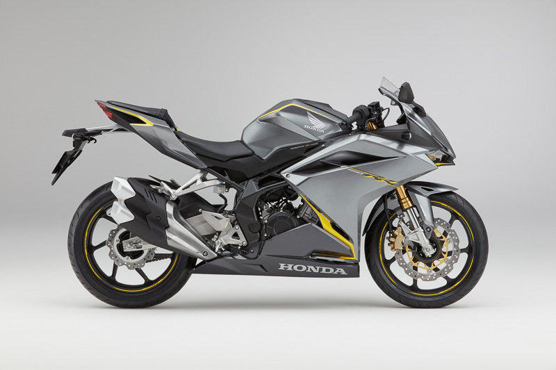 CBR250RR＜ABS＞（ソードシルバーメタリック）