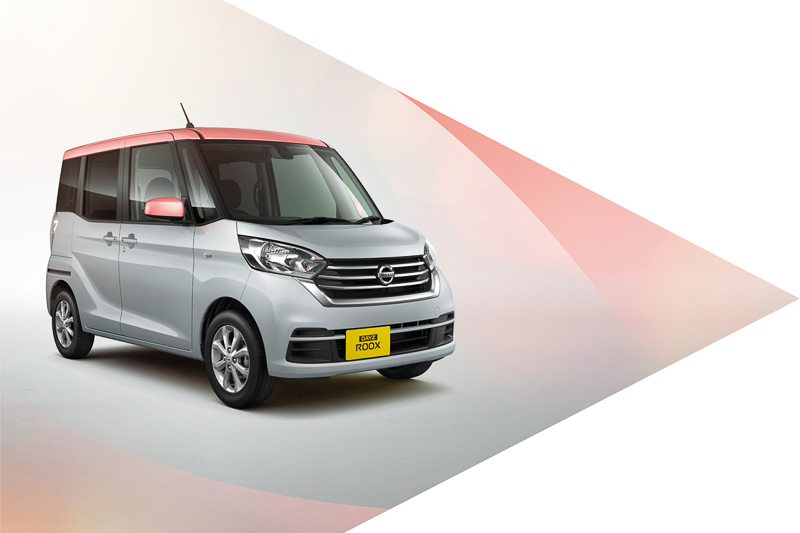 X Vセレクションは14インチアルミホイールを標準装備