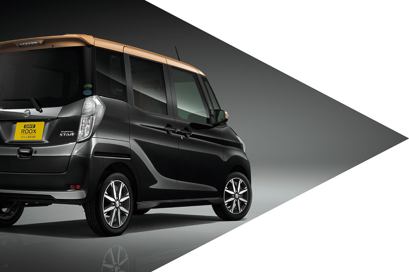 ハイウェイスターX Vセレクションは15インチアルミホイールを標準装備