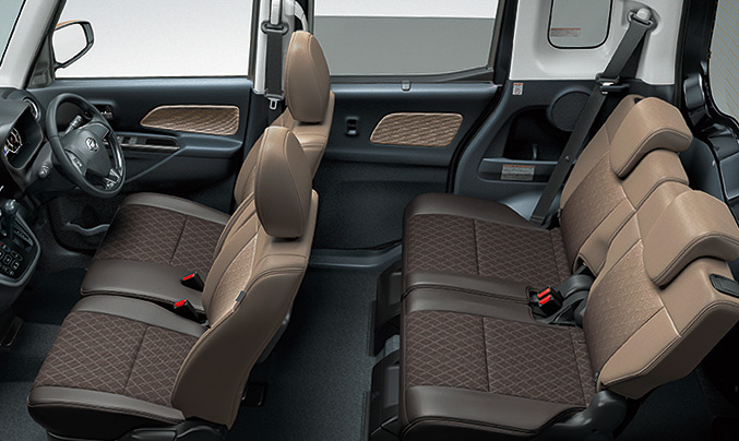 プレミアムグラデーションインテリアを採用するハイウェイスターX Vセレクション