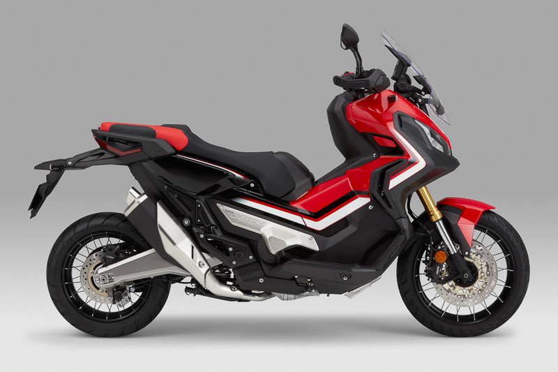 「CRF1000L アフリカツイン」を彷彿とさせるヴィクトリーレッドの「X-ADV」