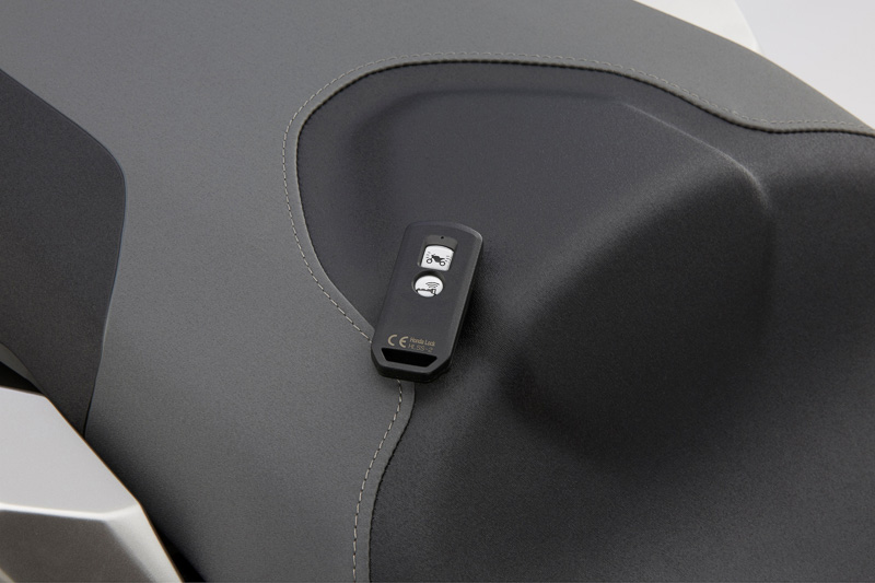 「ホンダ スマートキー」はアンサーバックスイッチ付き