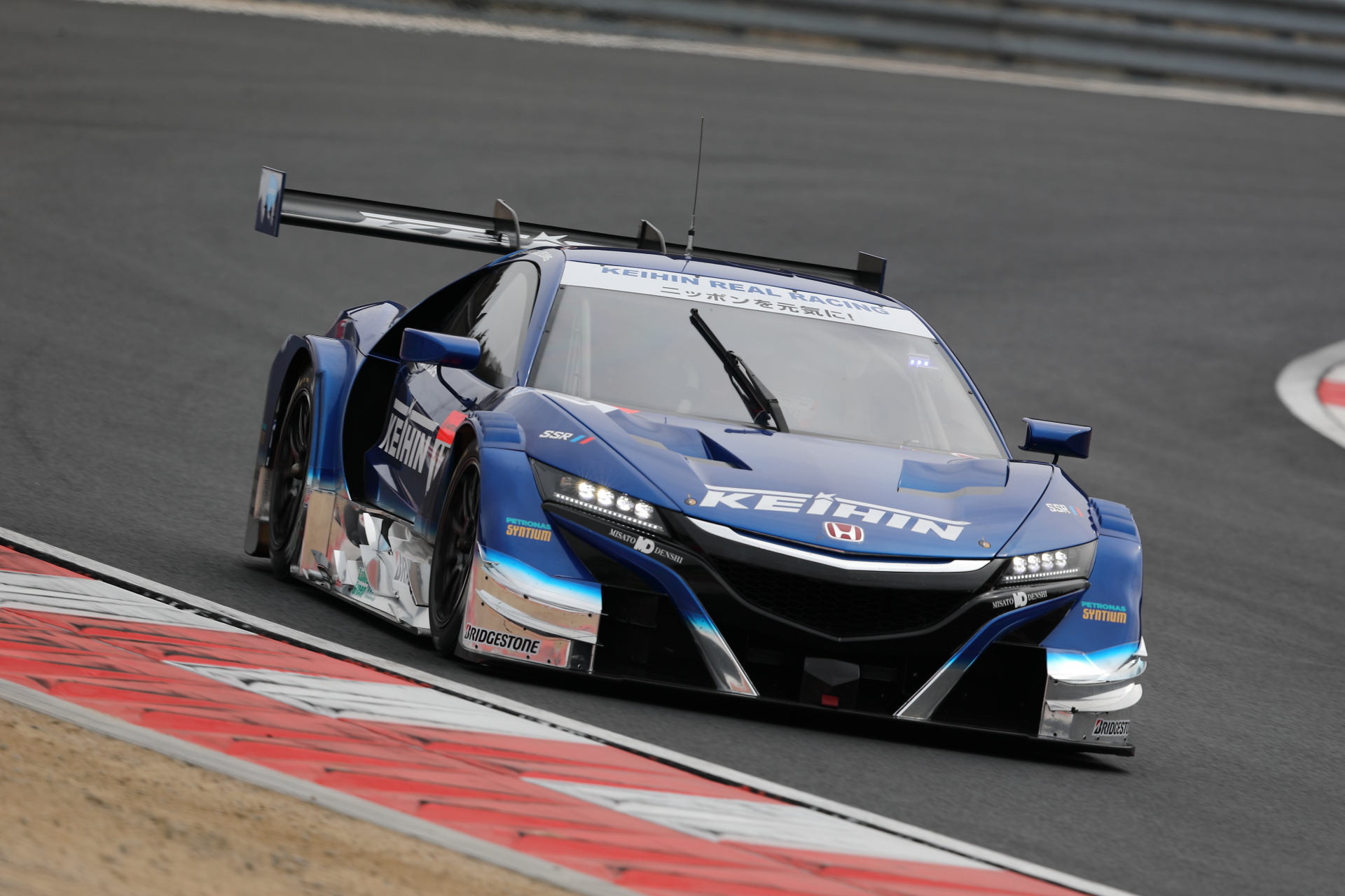 EF500mm F4L IS II USM 1/640sec f6.3 AIサーボAF：Case4（岡山国際サーキット SUPER GT公式テスト）