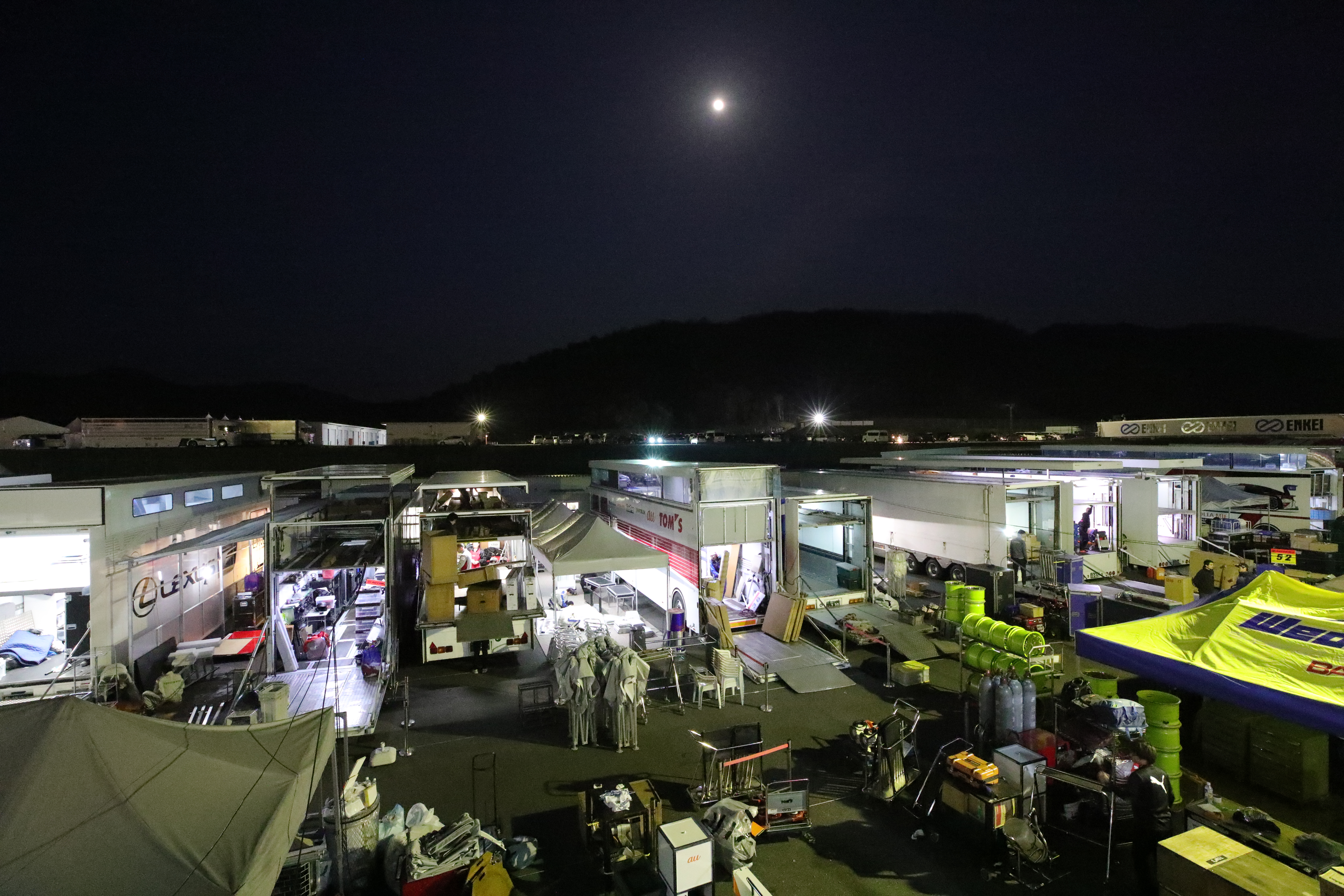 【EOS 5D Mark IV オリジナル画像（カメラ生成）】ISO 32000 EF16-35mm F2.8L III USM 1/20sec F8 長時間露光のノイズ低減：しない 高感度撮影時のノイズ低減：標準