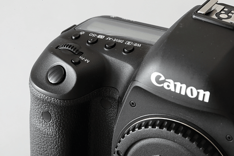 高橋学のキヤノン「EOS 5D Mark IV」でモータースポーツを撮ってみた
