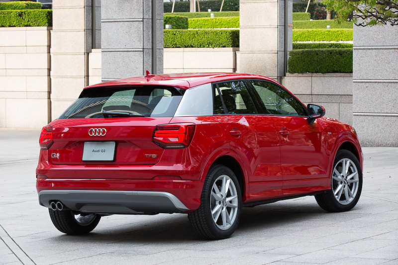 メタリック仕上げのタンゴレッド