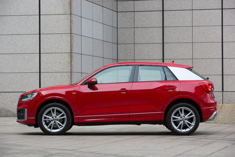 メタリック仕上げのタンゴレッド