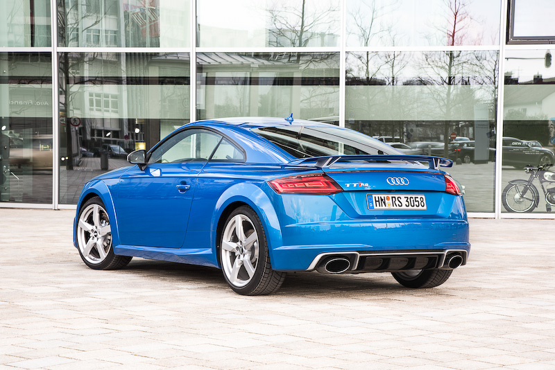 試乗したTT RS クーペの日本での販売価格は962万円。TT RS ロードスターは978万円