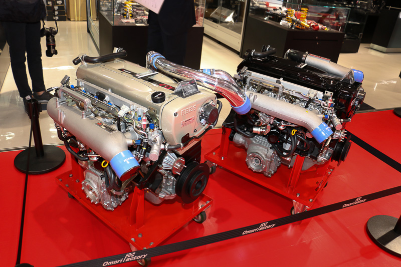 NISMOのコンプリートエンジンなども展示している
