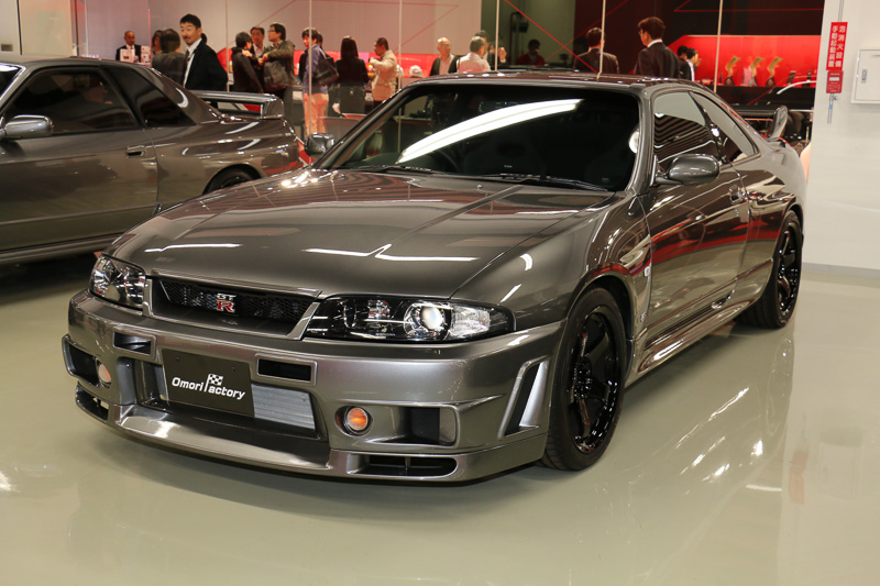 歴代スカイラインも美しく仕上げられている