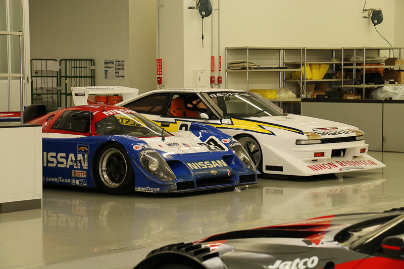 NISMO大森ファクトリーの奥にあるスペースで歴代レース車両の整備なども行なわれている