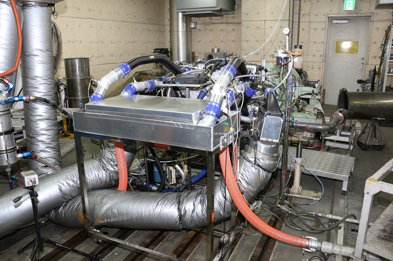 当日はGT-R NISMO GT3のエンジンをチェックしていた