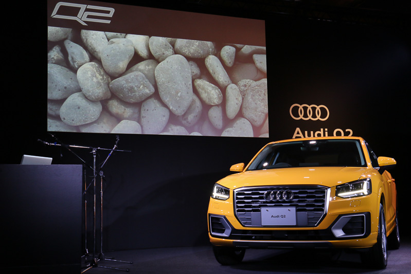 “若者向けのQモデル”という製品企画をデザインで表現するため、Q2では“川が若いところ”にあるゴツゴツとした石のイメージをヒントにした「ポリゴン」をデザインテーマにしている