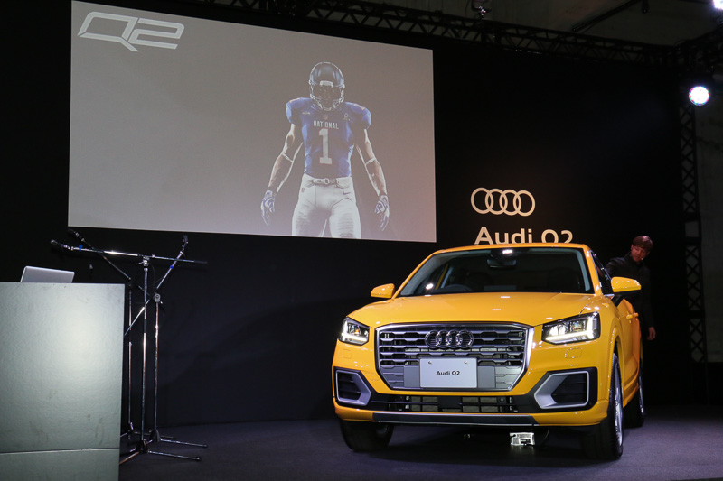 リアビューのイメージは「アメフト選手」。両側に張り出すようデザインしたリアコンビネーションランプでショルダーガードを表現し、首をすくめて身構えたような力強い雰囲気を演出している