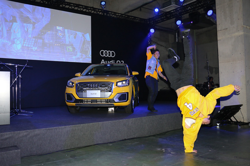 発表会冒頭でのダンスショーのほか、会場では新しいQ2をイメージしたアートスタイルの製作も実施された