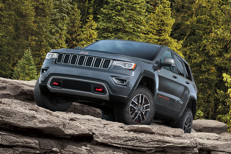 トレイルホークは「グランドチェロキーで最もオフロード走行に卓越した限定車」