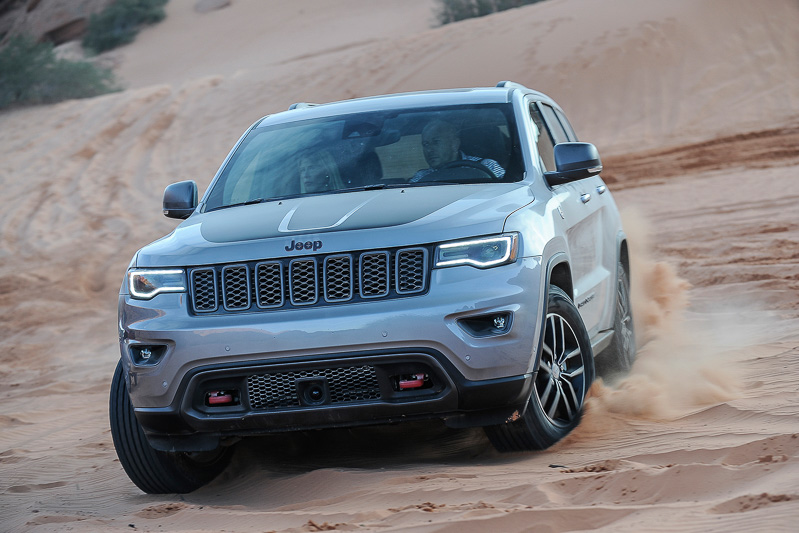 グランドチェロキー トレイルホークの走行イメージ