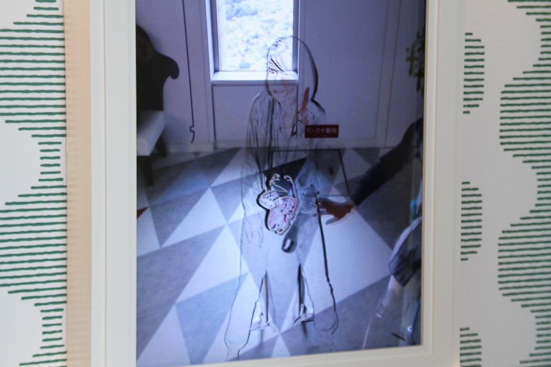 スカイサーカスのコンテンツ「ワンダーミラー」で透明人間体験!?