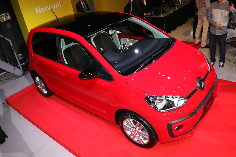 ルーフとサイドミラーの色が変わる