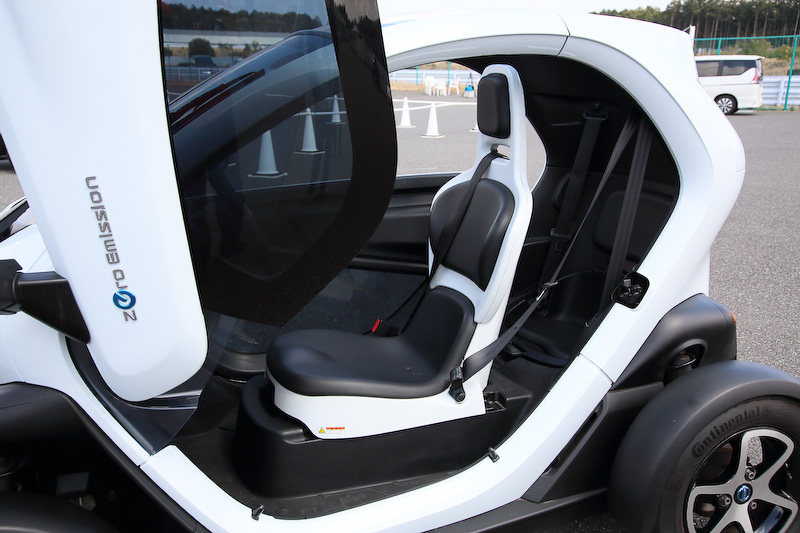 2人乗りEV「Nissan New Mobility Concept」