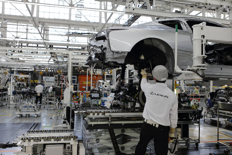 今回の試乗会ではLCの生産を行なう元町工場（愛知県豊田市）を見学することができた。トヨタ初の乗用車専用工場として1959年に操業を開始した元町工場は、2016年からレクサス車の生産も担っている