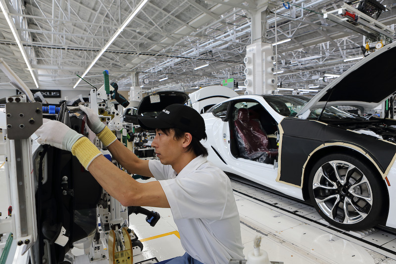 今回の試乗会ではLCの生産を行なう元町工場（愛知県豊田市）を見学することができた。トヨタ初の乗用車専用工場として1959年に操業を開始した元町工場は、2016年からレクサス車の生産も担っている