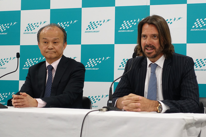 3月4日に「鈴鹿1000kmレース」から「鈴鹿10時間耐久レース（鈴鹿10h）」に開催内容を変更すると発表した株式会社モビリティランド 取締役社長 山下晋氏（左）とSROモータースポーツグループ Founder＆CEO ステファン・ラテル氏（右）