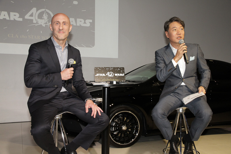 上野氏とスカルホーネ氏によるトークシーン