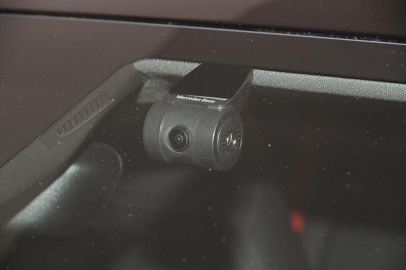 イグニッションON/イグニッションOFFのタイミングに、それぞれのシーンに合わせてR2-D2の音声が流れるドライブレコーダー