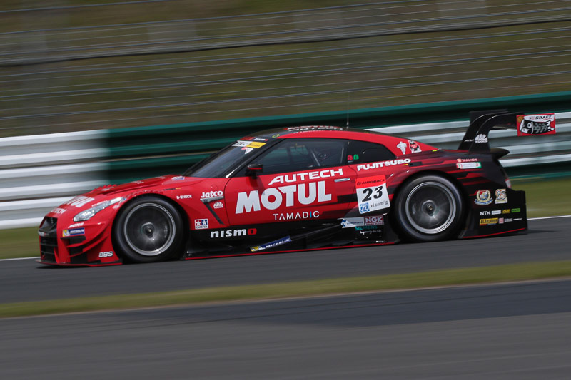 GT500、2番グリッドとなった23号車 MOTUL AUTECH GT-R（松田次生/ロニー・クインタレッリ組、MI）