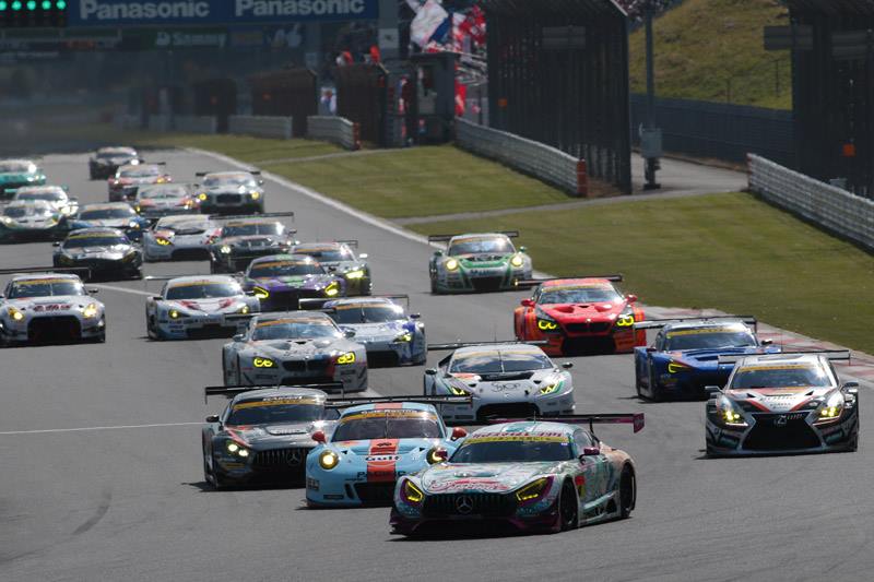 GT300のスタートシーン