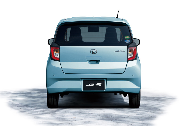 ボディサイズは3395×1475×1500mm（2WD車の全長×全幅×全高。4WD車の全高は1510mm）で、ホイールベースは2455mm。車両重量は650kg～740kgとなる