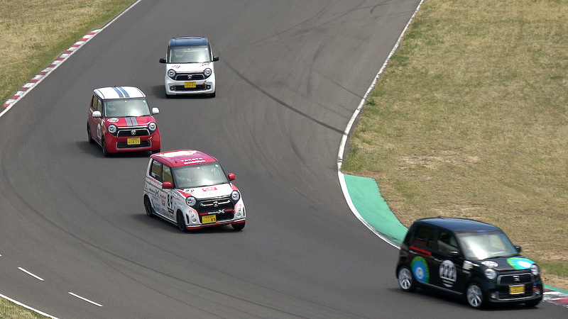 決勝は8周。今回はファイナルラップまでバトルの連続!?