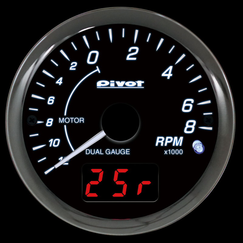 トヨタ自動車のハイブリッド車対応の「DPT-HT」は、専用通信によりモーターとエンジンの回転数をアナログで表示し、「水温」「電圧」「モーター回転数」のいずれかをデジタルで表示する