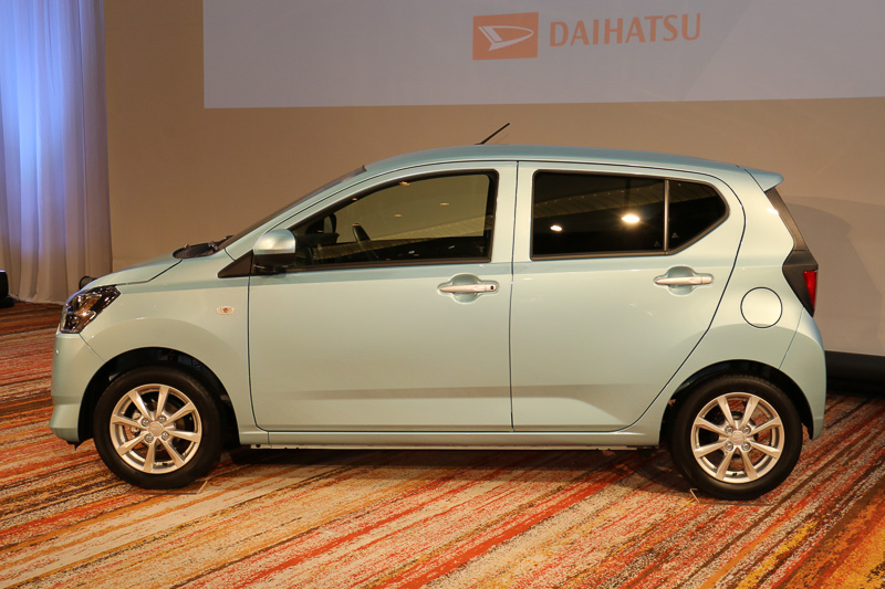 ボディサイズは3395×1475×1500mm（2WD車の全長×全幅×全高。4WD車の全高は1510mm）で、ホイールベースは2455mm。初代ミラ イースから車高のみ10mmアップとなっている