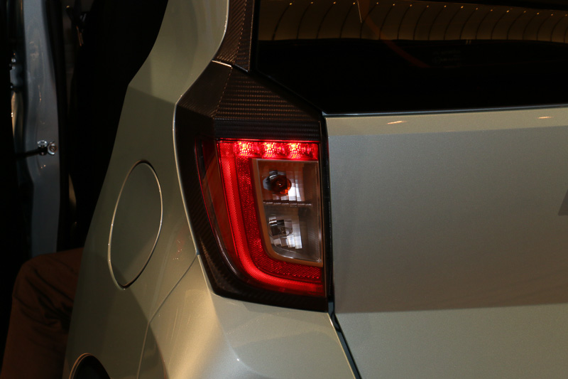 全車LEDリアコンビネーションランプを標準装備
