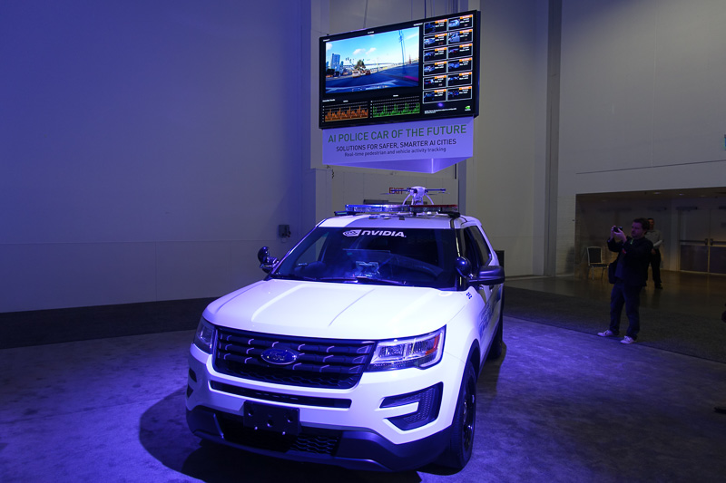 GTC 2017で展示されたAIパトカー。AIを搭載することで、より安全な社会を作っていく